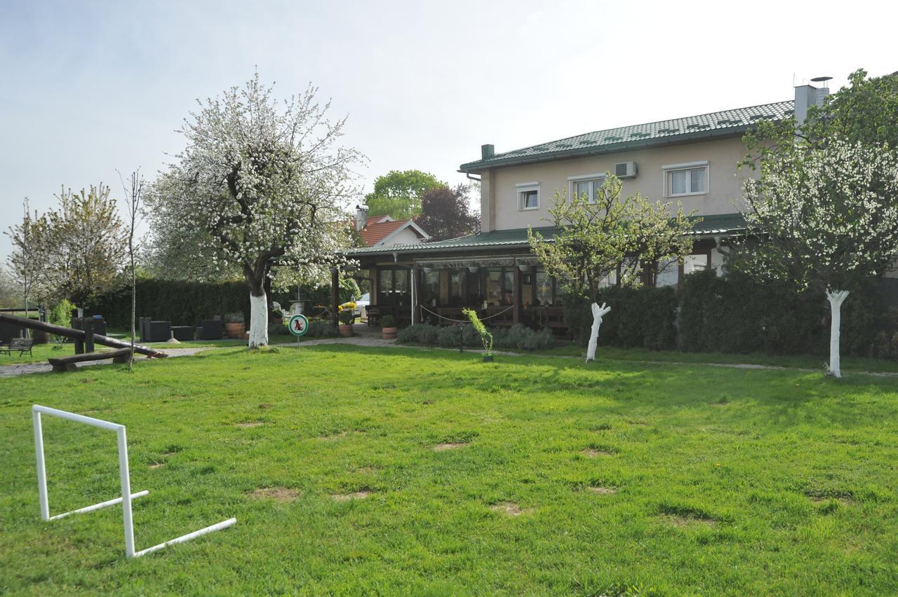 Klet Cinkus Bed & Breakfast Hrvatski Leskovac Exterior foto