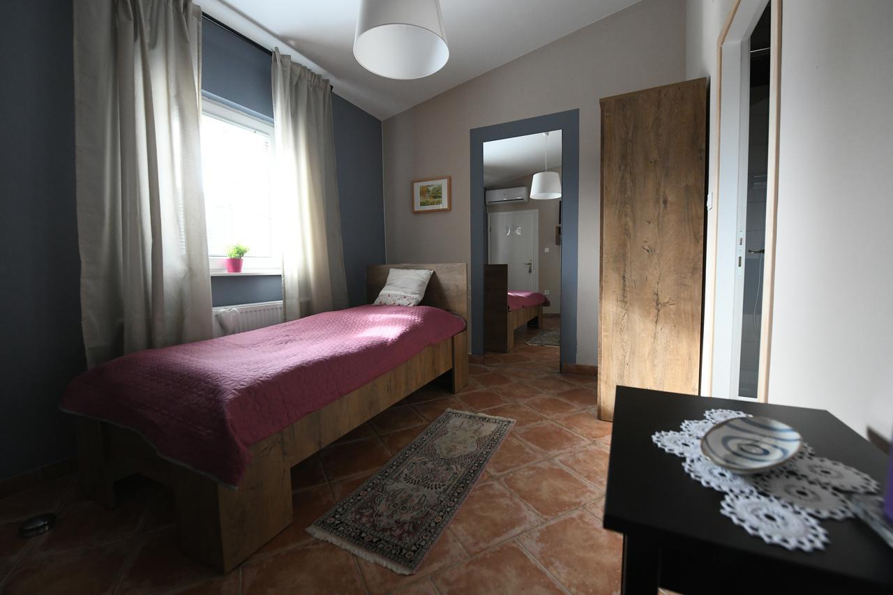 Klet Cinkus Bed & Breakfast Hrvatski Leskovac Exterior foto